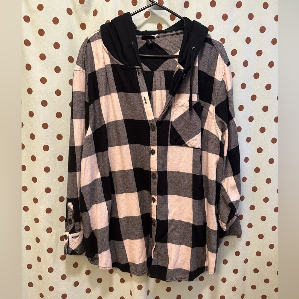 Torrid Long Sleeve Hooded Shirt, Black & White Plaid, Size 3 (3X 22-24), Used - Picture 3 of 6